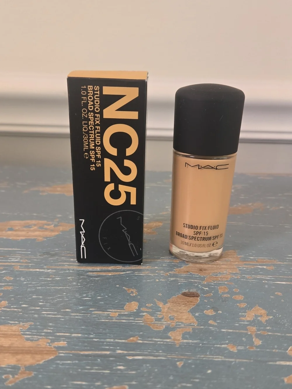 MAC Cosmetics Studio Fix Fluid Foundation - NC25 (New In Box)
